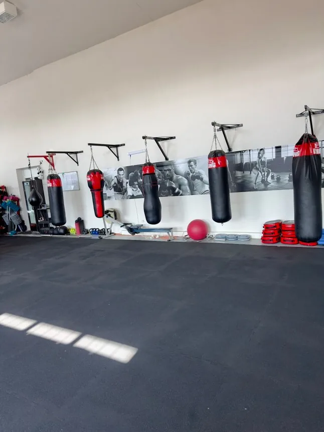 Worki bokserskie na sali AK Champion